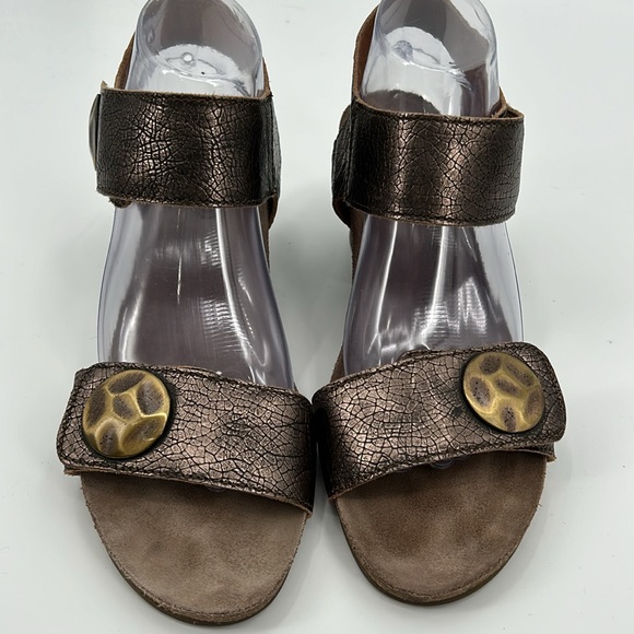Taos‎ Pyramid Bronze Leather Wedge Sandal Women's EU 40 - Picture 3 of 9
